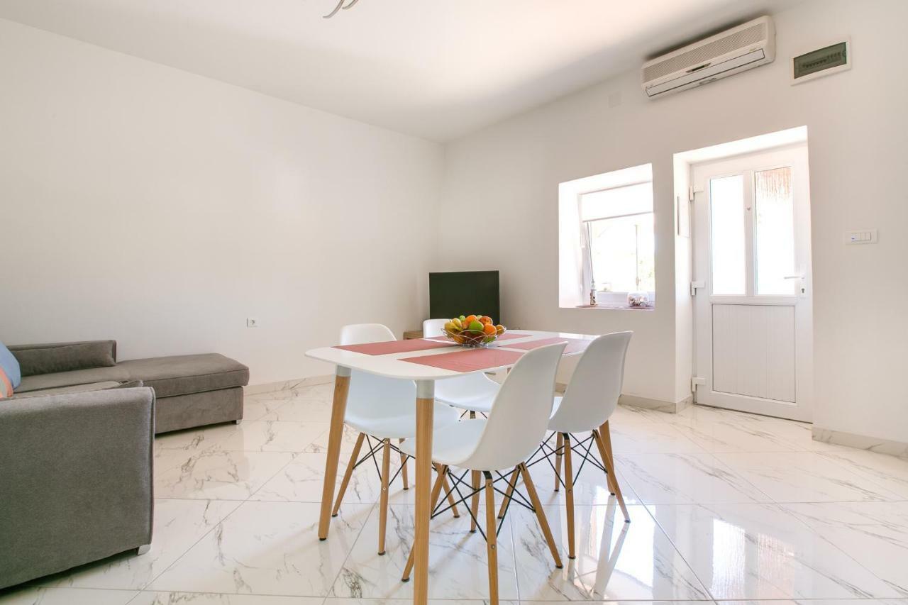 Apartment Maja Пула Екстериор снимка